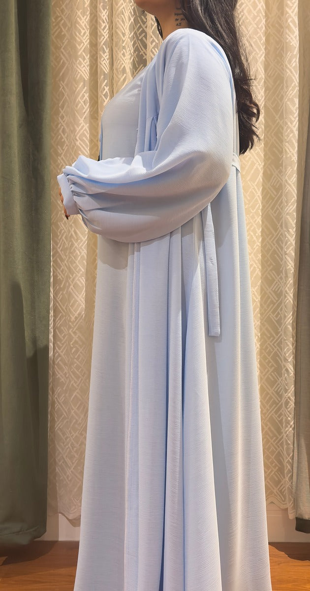 عباية سماوية أنيقة