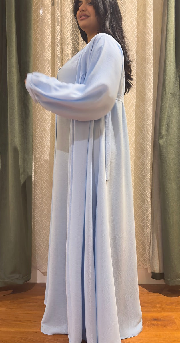 عباية سماوية أنيقة