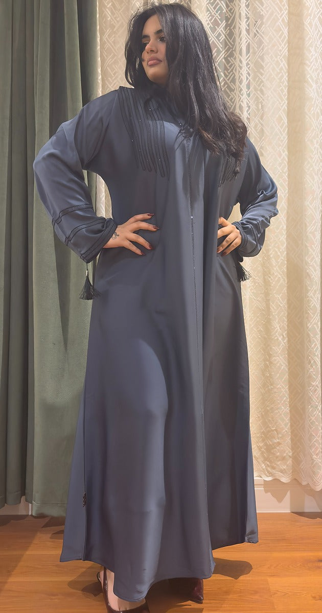 عباية فاخرة بتطريز أنيق
